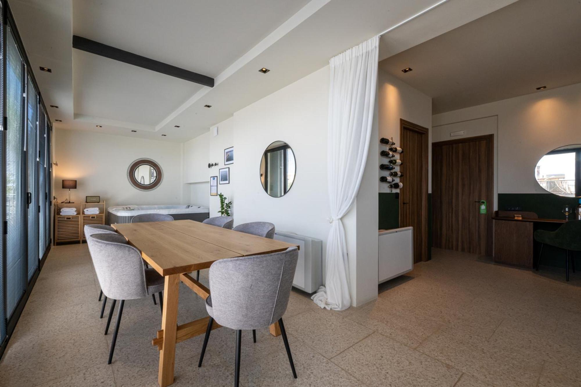 Evripidou 7 - Kalamata Mediterranean Suites Номер фото