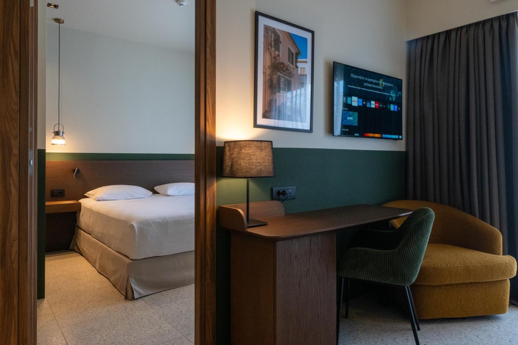 Evripidou 7 - Kalamata Mediterranean Suites Екстер'єр фото