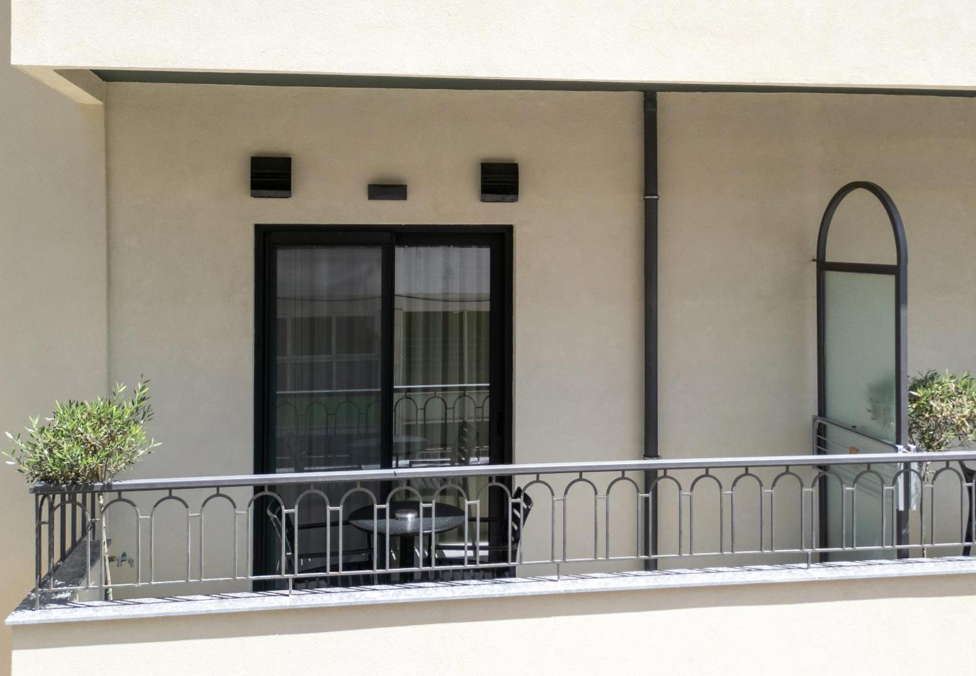 Evripidou 7 - Kalamata Mediterranean Suites Екстер'єр фото