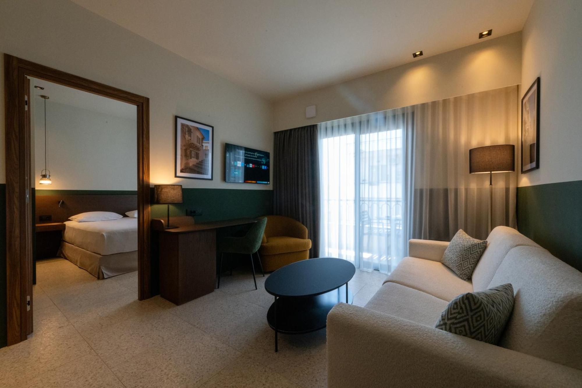 Evripidou 7 - Kalamata Mediterranean Suites Екстер'єр фото
