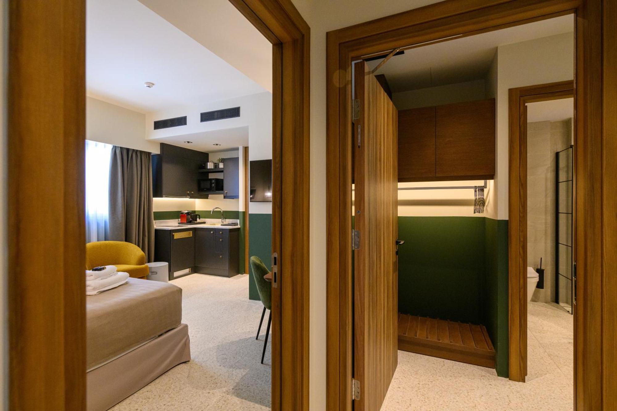 Evripidou 7 - Kalamata Mediterranean Suites Екстер'єр фото