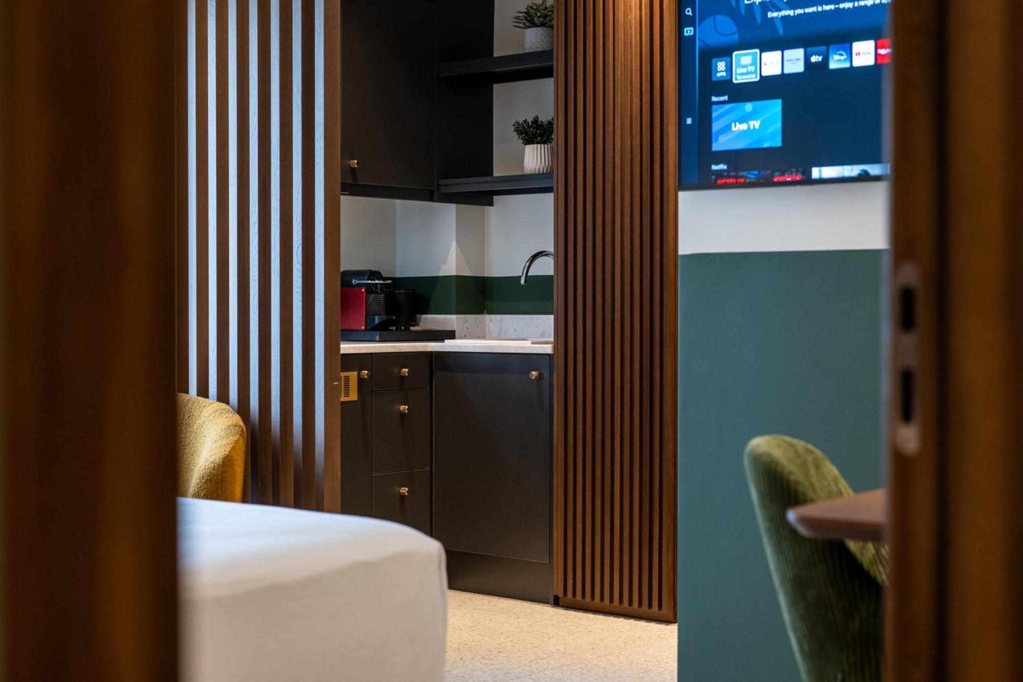 Evripidou 7 - Kalamata Mediterranean Suites Екстер'єр фото