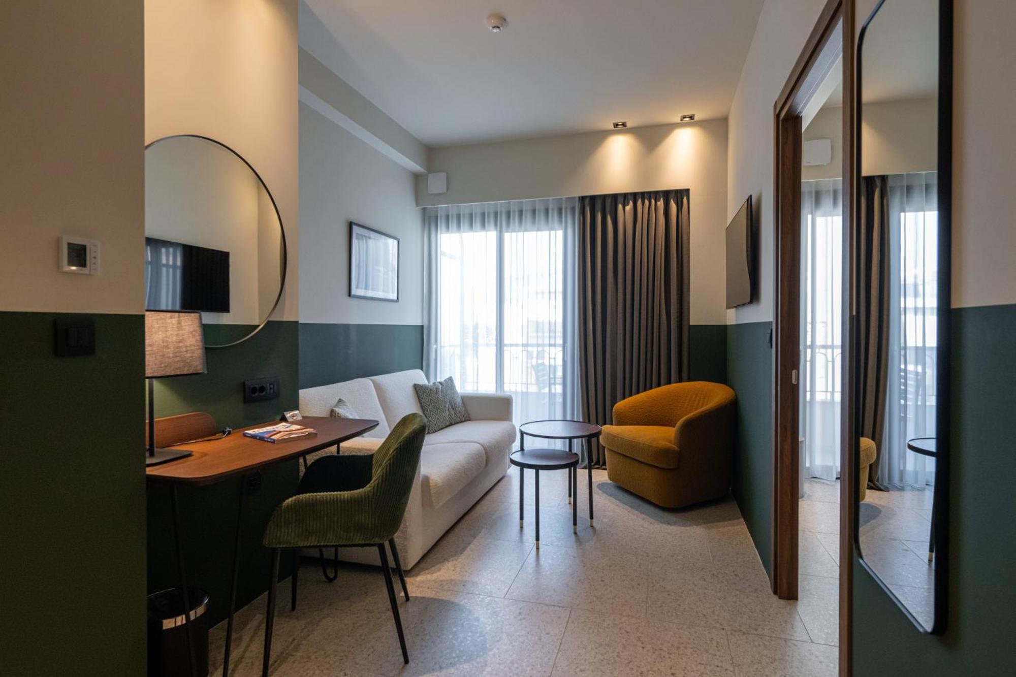 Evripidou 7 - Kalamata Mediterranean Suites Екстер'єр фото