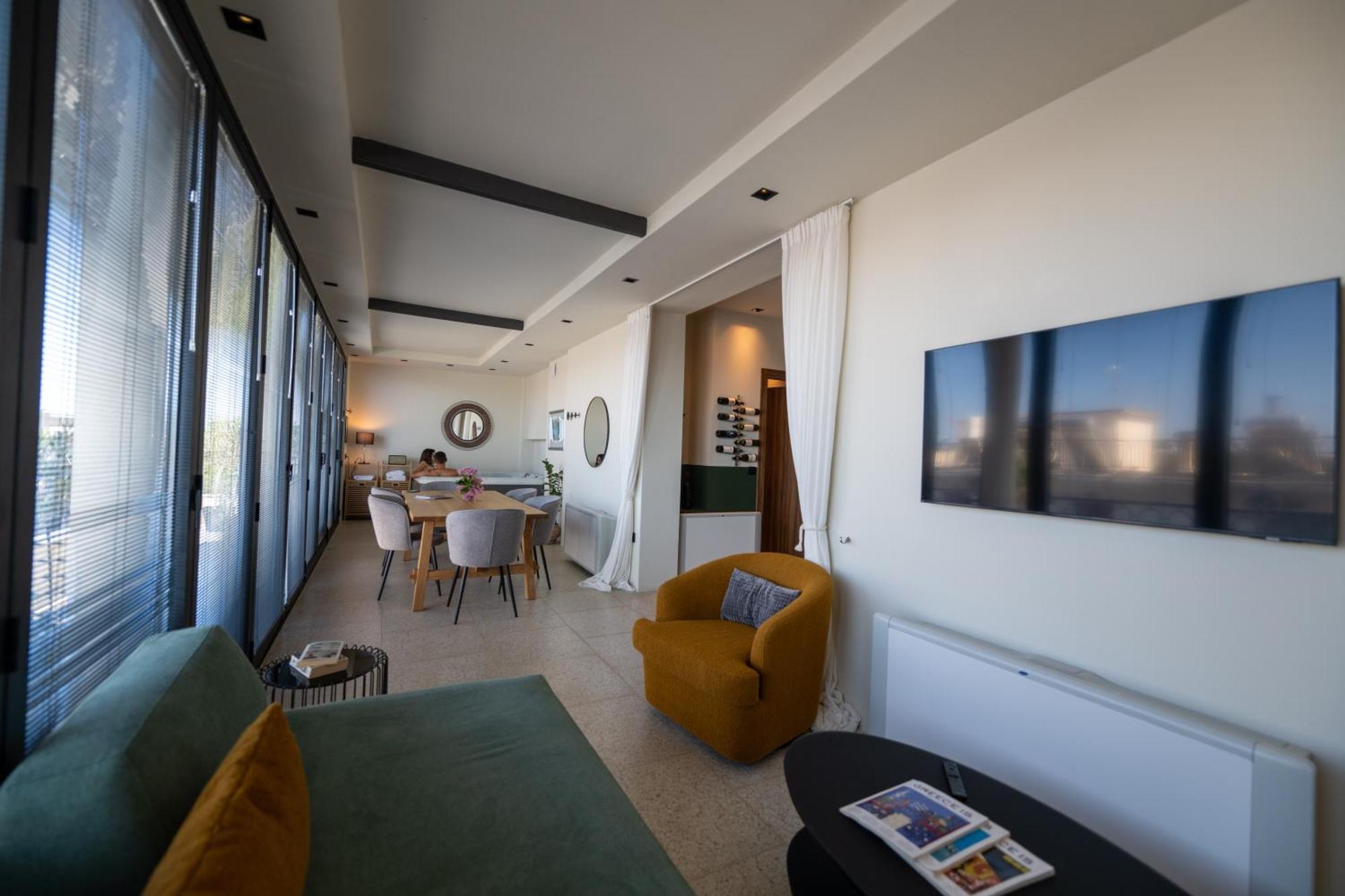 Evripidou 7 - Kalamata Mediterranean Suites Екстер'єр фото