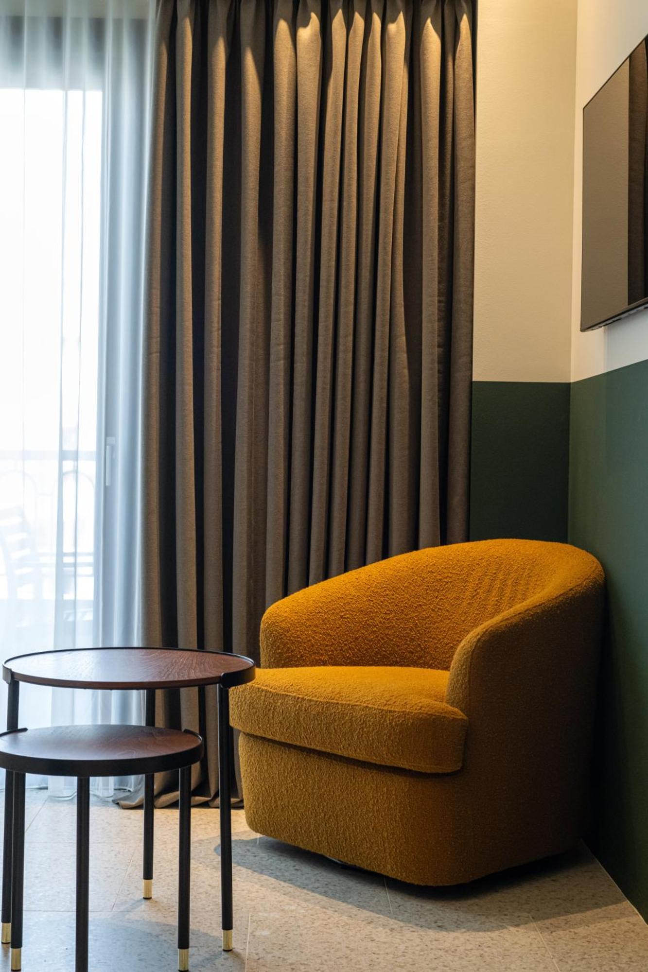 Evripidou 7 - Kalamata Mediterranean Suites Екстер'єр фото