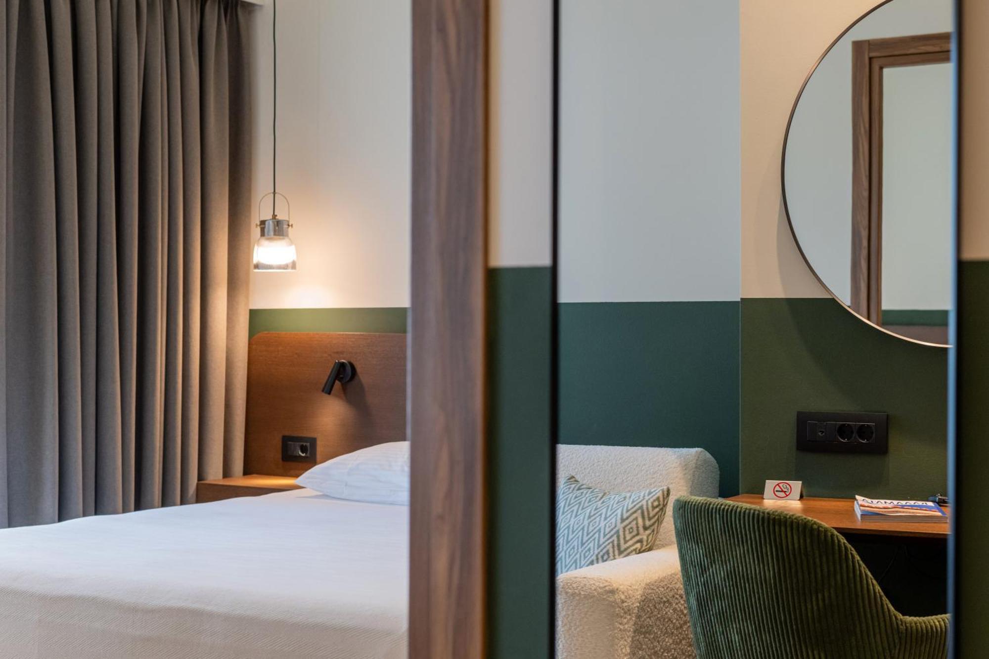 Evripidou 7 - Kalamata Mediterranean Suites Екстер'єр фото