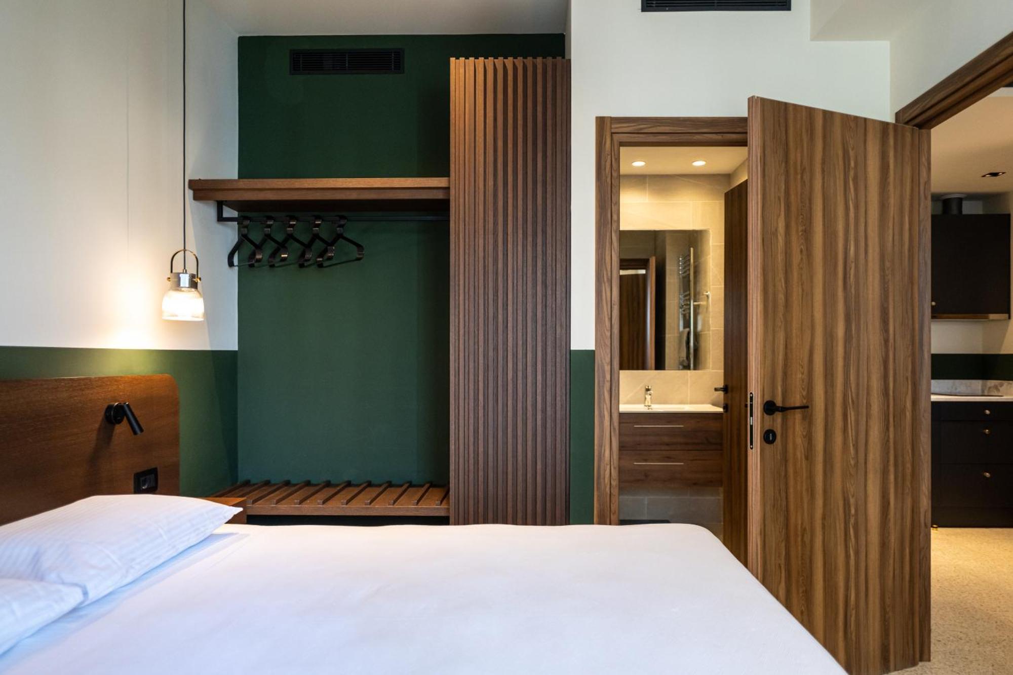 Evripidou 7 - Kalamata Mediterranean Suites Екстер'єр фото