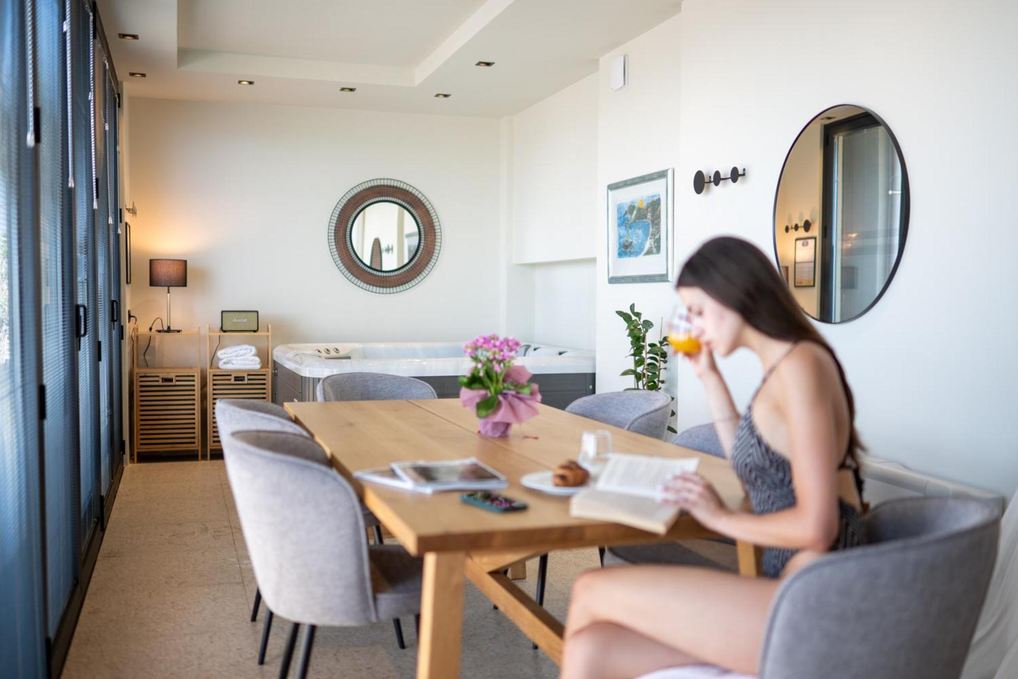 Evripidou 7 - Kalamata Mediterranean Suites Номер фото