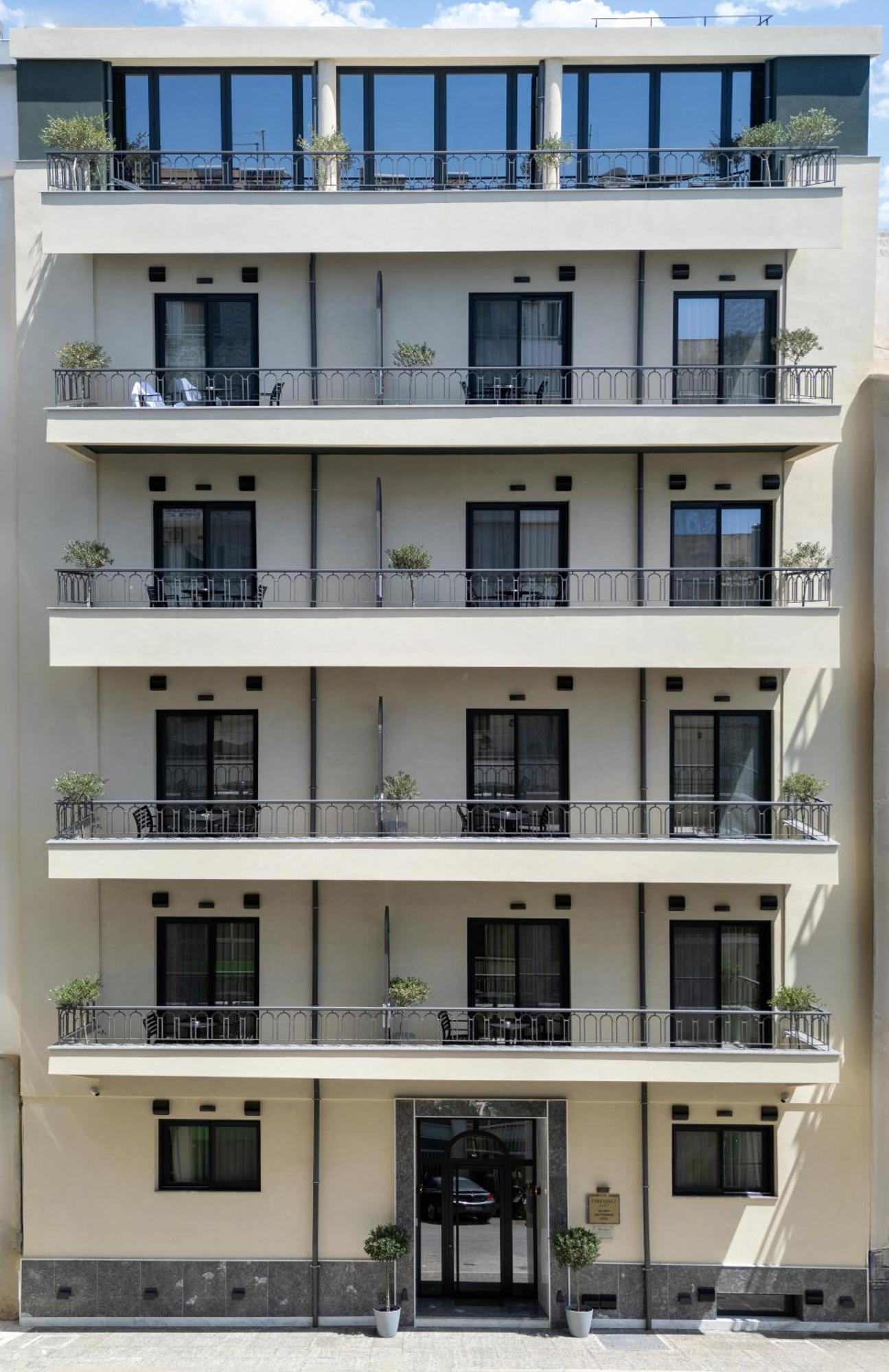Evripidou 7 - Kalamata Mediterranean Suites Екстер'єр фото