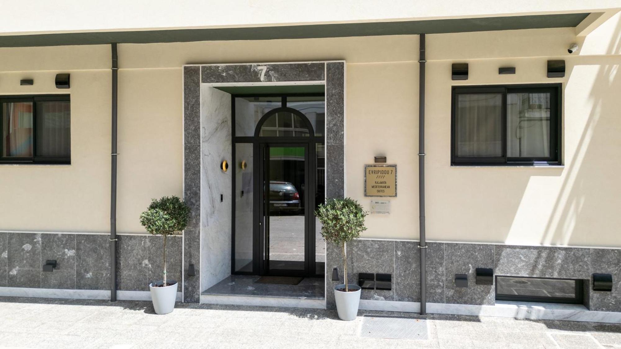 Evripidou 7 - Kalamata Mediterranean Suites Екстер'єр фото